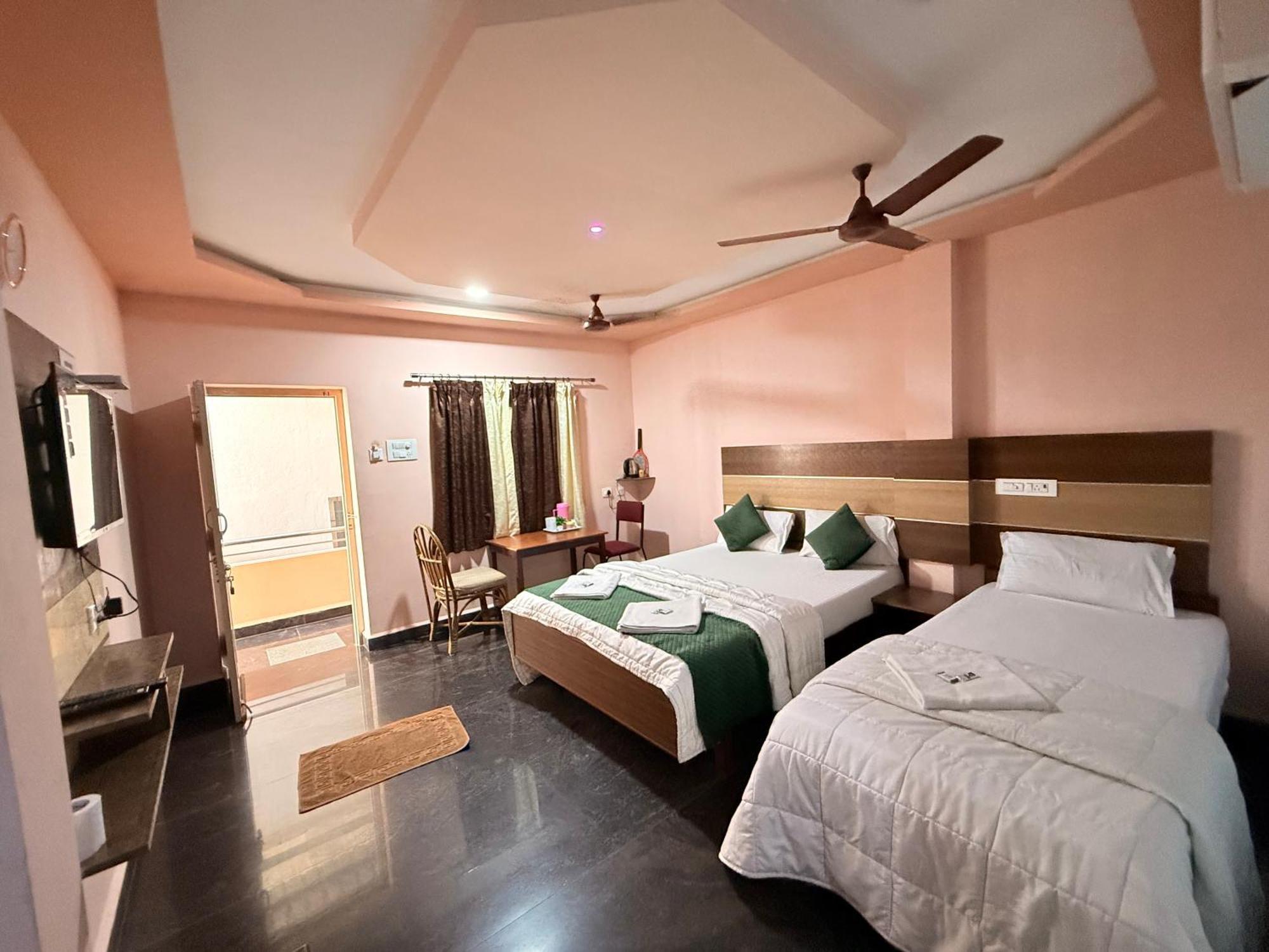 Sri Murugan Beach Paradise Hotel Mahabalipuram Εξωτερικό φωτογραφία